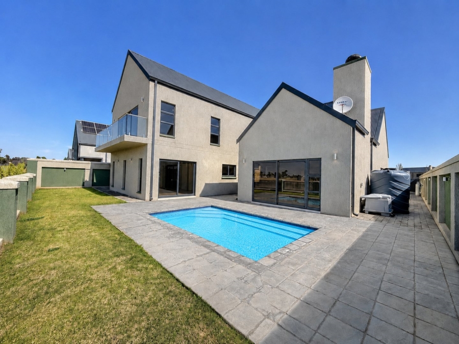 4 Bedroom Property for Sale in Heron Banks Golf Estate Free State